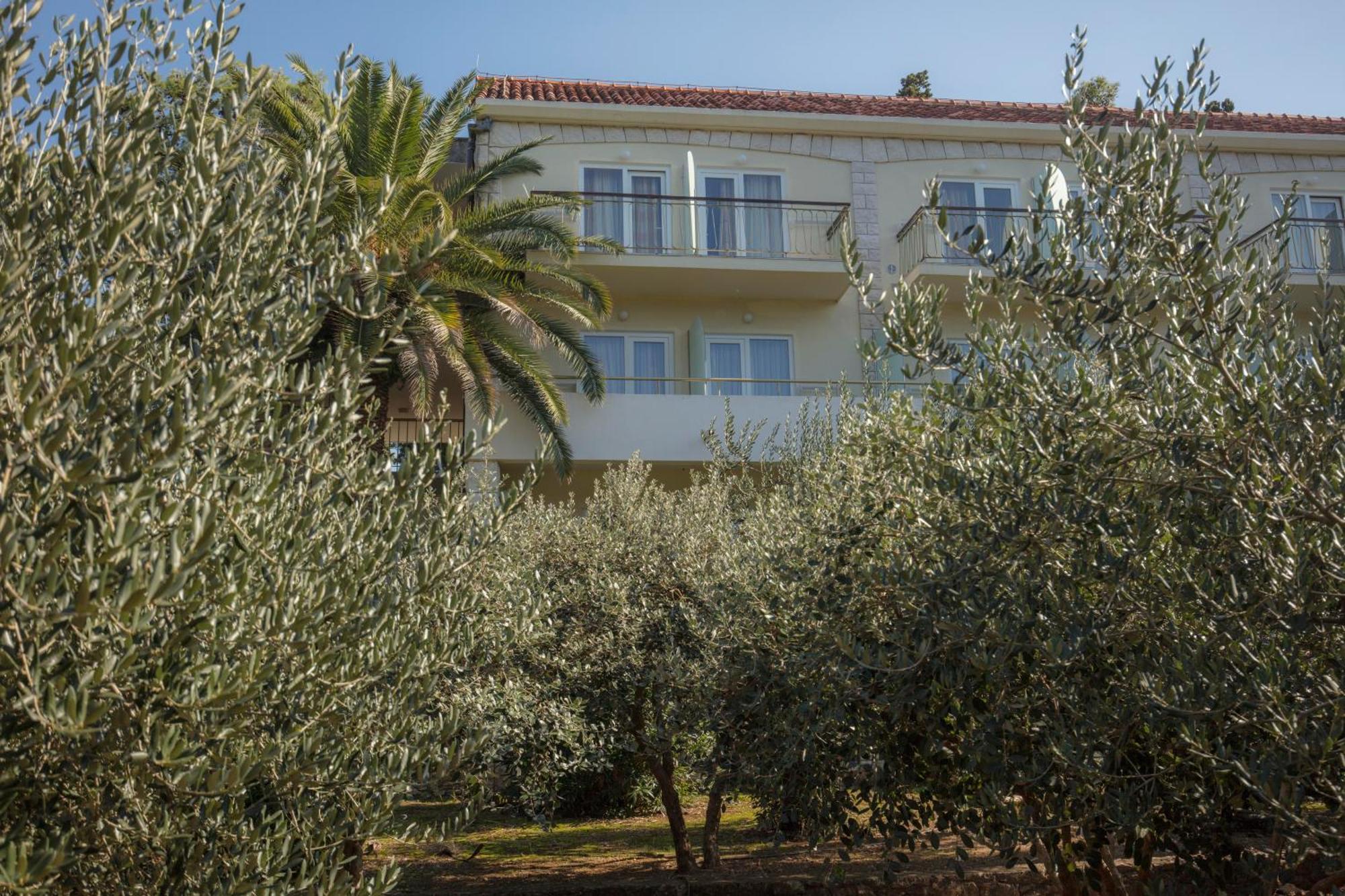 Aminess Vival Casa Velaris Supetar Exterior foto